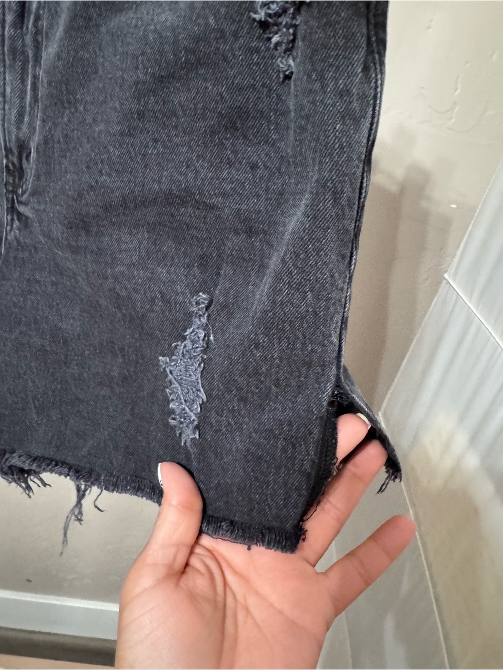 Abercrombie & Fitch Charcoal Distressed Denim Cutoffs - Picture 5 of 13